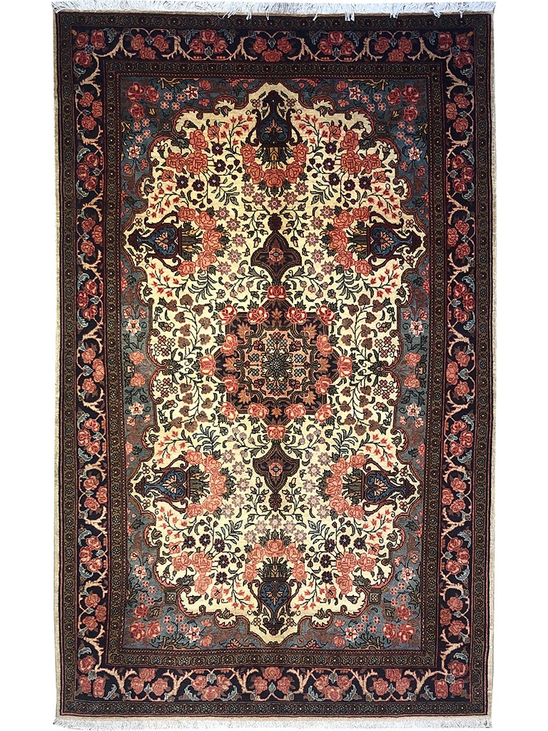 168 cm x 267 cm