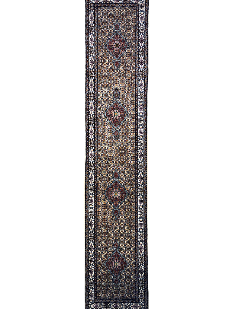 79 cm x 394 cm