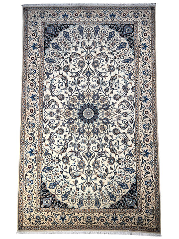 161 cm x 262 cm